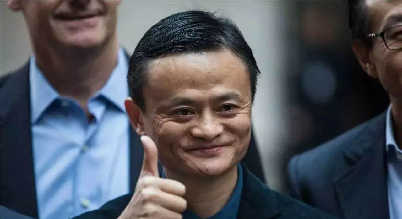 大家一起组团去摆摊